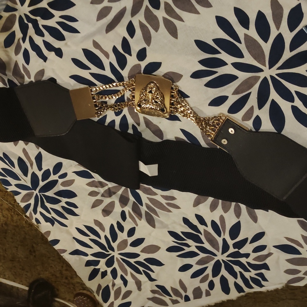 Black stretch belt is a Jaguar) size 3x